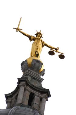 Statue of Justice, Central Criminal Court, London, UK - 20030311