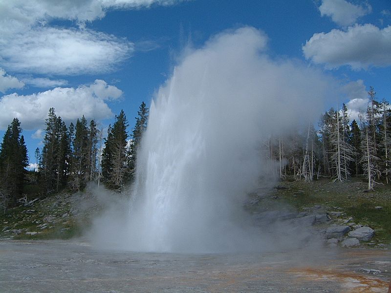 Yellowstone Grand Geysir 02