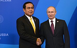 С Премьер-министром Королевства Таиланд Праютом Чан-Очой