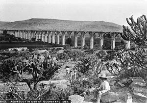 Aqueduct at Queretaro, Mexico, ca.1905-1910 (CHS-643)