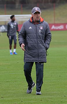 Carlo Ancelotti Training 2017-03 FC Bayern Muenchen-4