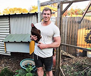 David Pocock with chicken (1)