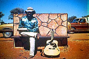 Isaac Yama outside Ininti Store, Uluru. 1983.JPG