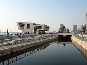 Leeds-Liverpool Canal - panoramio