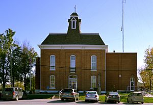 Lewis County Courthouse in Monticello