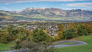 Liechtenstein asv2022-10 img02 Vaduz Aussicht beim Schloss
