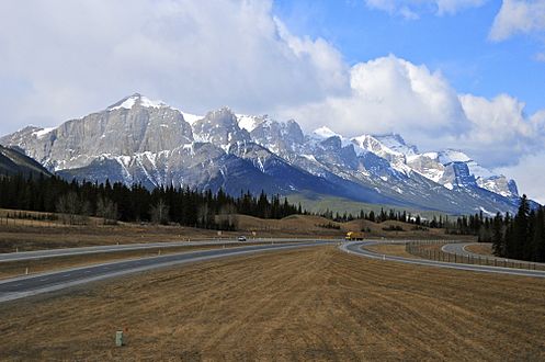 Mount Rundle - Canmore - panoramio
