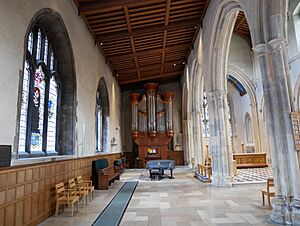 North Aisle of the Church of Saint Giles-without-Cripplegate (East-Facing View - 01)