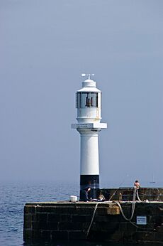 Penzance harbour light 466