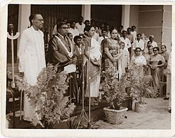 S. W. R. D. Bandaranaike with Sirimavo Bandaranaike & E. L. Senanayake