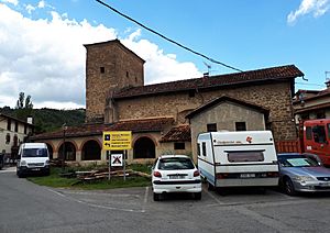 Saint Nicolas Church, Larrasoaña.jpg