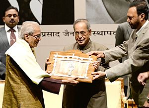The President of India, Shri Pranab Mukherjee presenting the 49th Jnanpith Award to Shri Kedarnath Singh, at a function, in New Delhi on November 10, 2014