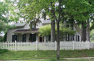 Wayside House Cedarburg WI May-09