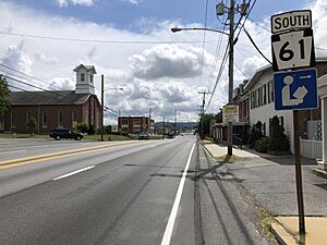 2022-08-22 11 41 13 View south along Pennsylvania State Route 61 (Centre Avenue) at Shackamaxon Street in Leesport, Berks County, Pennsylvania