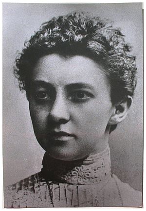 Anna Honzakova 1902