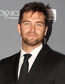 Antony Starr (cropped) (b)