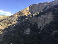 Arroyo del Valle - Major Cliffs