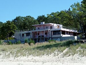 Florida Tropical House back elevation