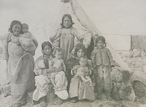 Group of Esquimaux women and children Fullerton, 1906 (HS85-10-18546) (cropped)