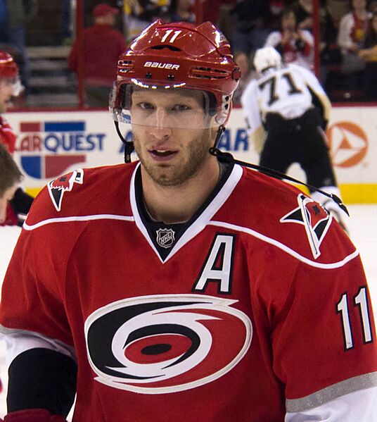 Jordan Staal 2013 (cropped)
