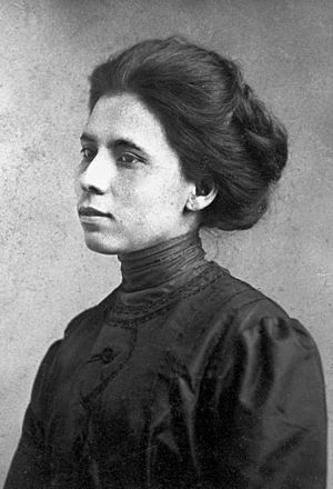 Jovita Idár portrait, c. 1905.jpg