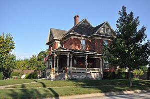LakeCityIA GenCassAndBelleSmithHouse