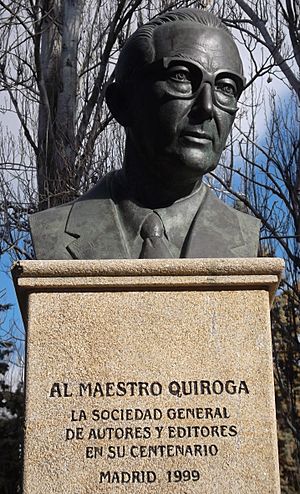 Maestro Quiroga (busto bronce).jpg