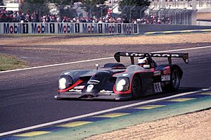 Panoz LMP-1 - Johnny O`Connell, Max Angelelli & Jan Magnussen head towards Dunlop Bridge at the 1999 Le Mans (51889528583)