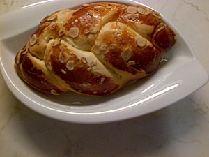 Paskalya çöreği from Bulka Pastanesi