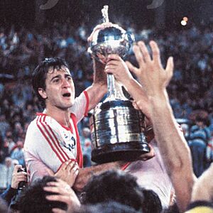 River Plate campeón de América 1986 (cropped)