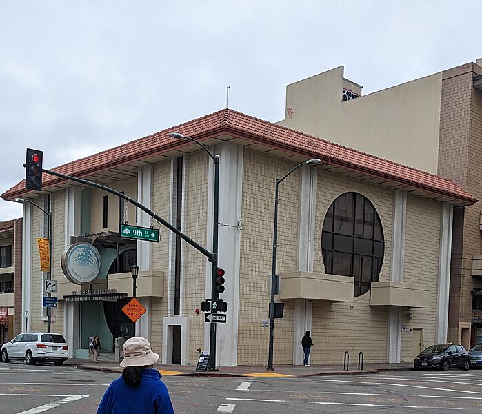 Rolland & Kathryn Lowe Medical Center