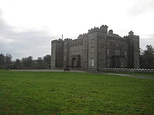Slane Castle - geograph.org.uk - 1658887