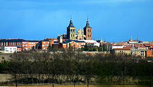 Spain.Leon.Astorga.Catedral.de.Santa.María.jpg