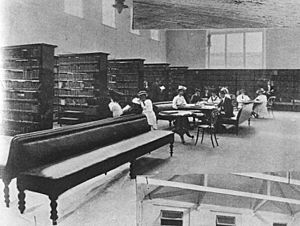 StateLibQld 2 76925 Interior view of the library at the Brisbane School of Arts, 1908