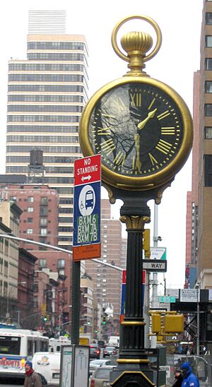 Street clock 1501 3d Av jeh