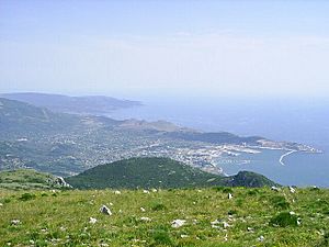 Vrsuta, 1182 m, pohled na J - Bar a riviera