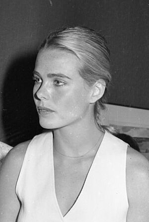 Worldwide famous model Margot Hemingway was a guest of the IDF Shekem Company (FL62419504) (cropped2).jpg