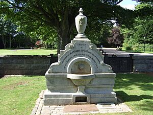Alexander Taylor memorial fountain - geograph.org.uk - 519386