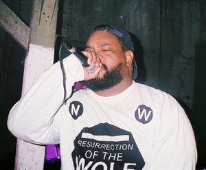 Antwon perfoming cropped.jpg