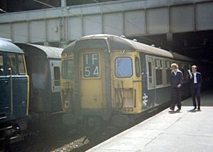 Class-309-Blue-Gray-New-Windows-Liverpool-St-Stn