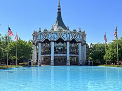 Columbia Carousel at Six Flags Great America (2022).jpg