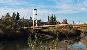 Guy West Bridge (5248634716) (cropped)