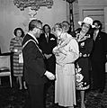 Koningin Juliana ontvangt Surinaamse president Johan Ferrier op Soestdijk en kri, Bestanddeelnr 929-2088