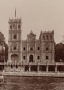 La Rue des nations, Exposition Universelle 1900 (cropped). Pavillon royal de l'Espagne