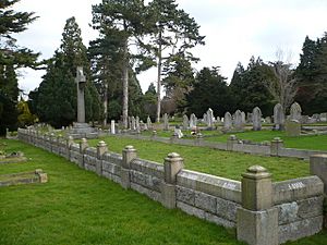 Mass grave of some of the men killed in the explosion at the gunpowder works in Uplees in 1916 - geograph.org.uk - 1086410