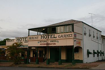 Mount-garnet-hotel-north-queensland-australia.jpg
