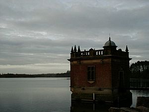 Pump house on Swithland res. - geograph.org.uk - 148716