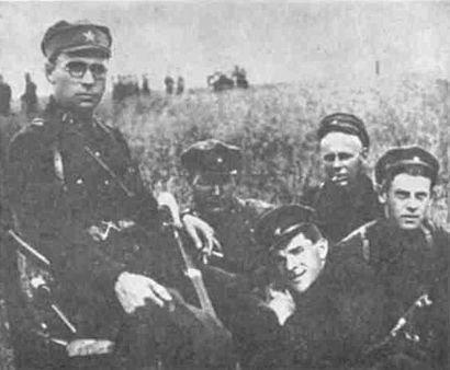 Toivo Vähä (top middle) pictured with other Soviet guards. Vähä brought Reilly across the Soviet-Finnish border and delivered him to OGPU officers.