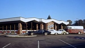 Tukwila, WA - Vip's Restaurant, 1970 (24646970396)