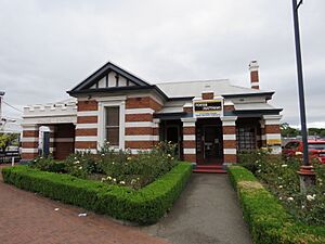 Victoria Park Police Station, March 2022 02